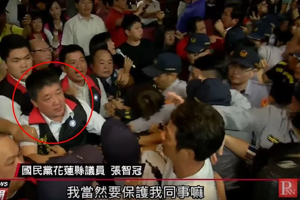 花蓮公聽會鬧場遭貶成黑道　打人議員：人格受辱