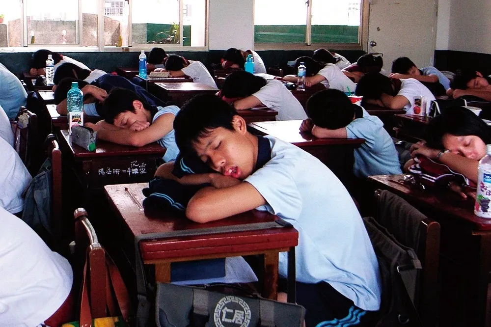 每天在校10小時　國中生嘆如「血汗學生」睡不飽