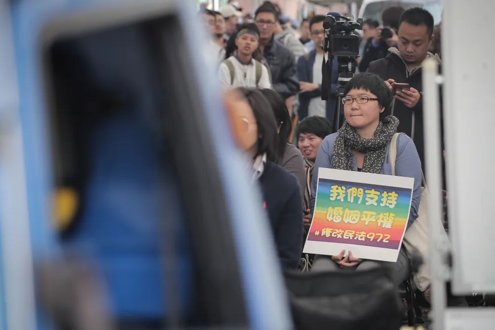 社評：是誰賦予你審判別人的權力