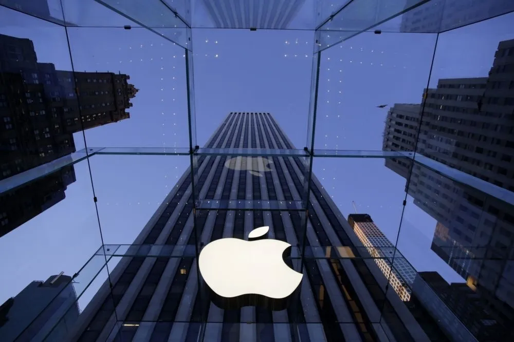   推「摺疊式」iPhone？　蘋果申請新專利