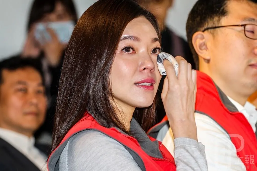 郭董10年撒12億助8萬孩童　讓曾馨瑩哭了