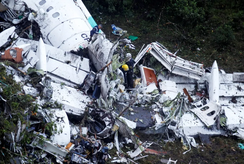 哥倫比亞空難罹難人數下修為71人　疑燃料不足釀禍