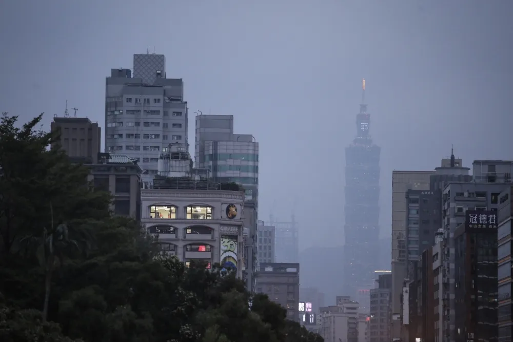 彭啟明：霧霾與冷空氣一同南下　周四起下探16度