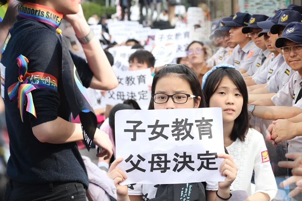 【獨家】挺同反同掀「路權」戰　蘇嘉全下令教會聖誕晚會移出立院