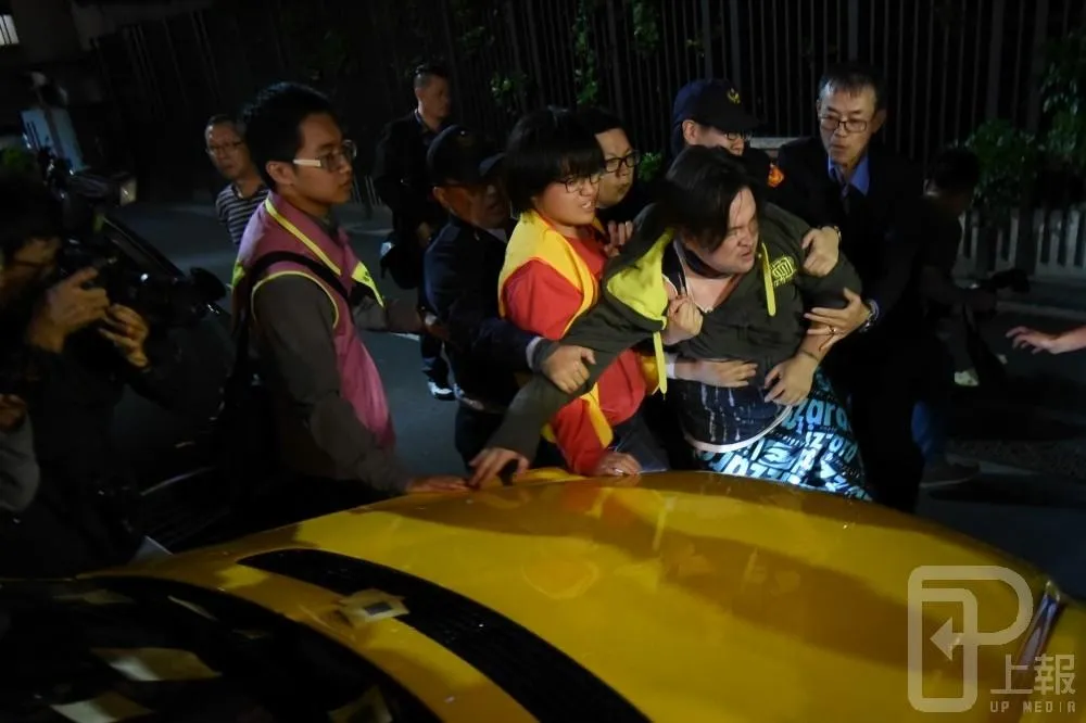 員警持棍打興航員工　工會怒：儼然成資方打手