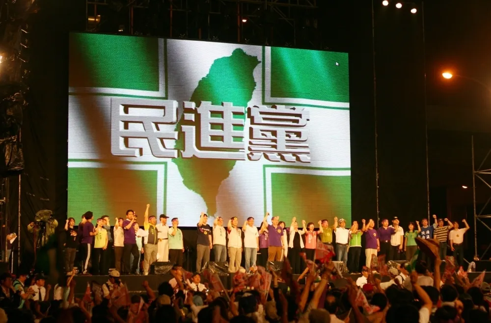 從民進黨老壯一代深陷婚姻平權的茫洋中談除魅－上