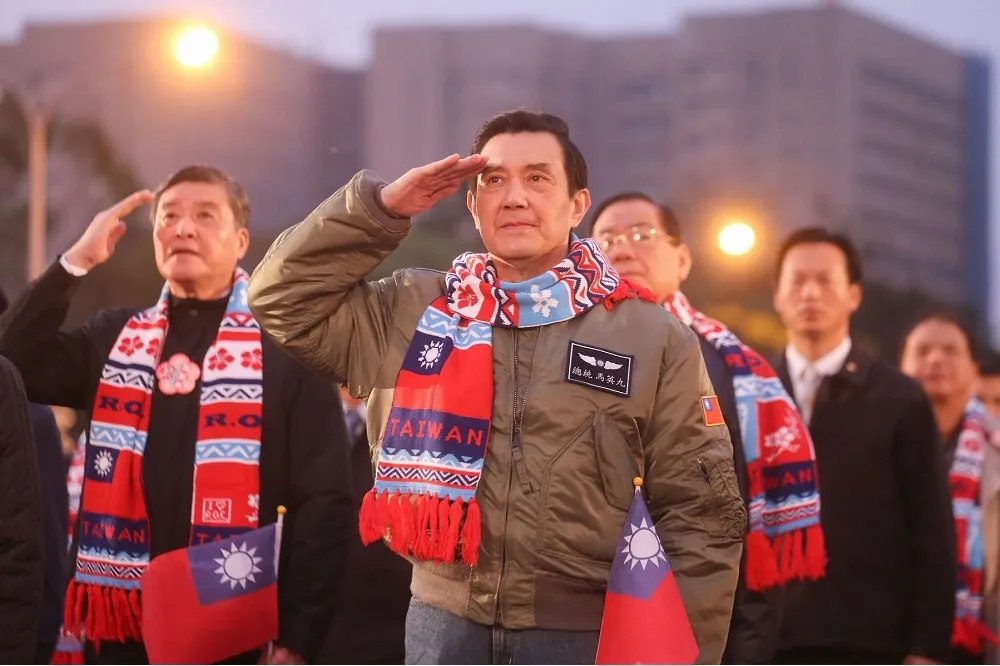 疑林育璞先下架    元旦府前升旗　馬英九以個人身分參加