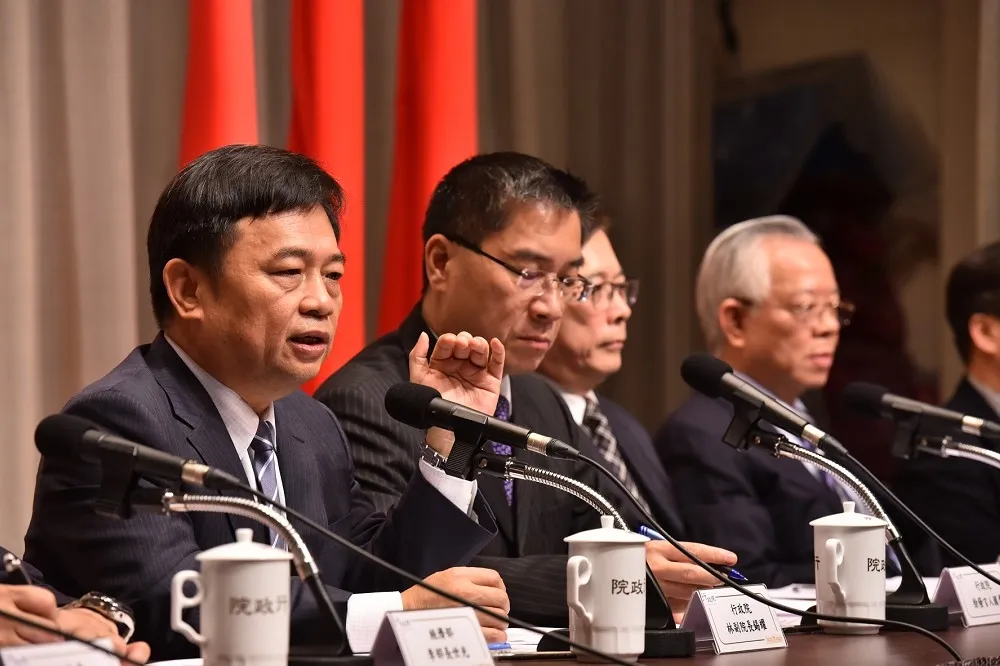 【一例一休衝擊】政院調查：製造業成本增0.1%、服務業增0.22％