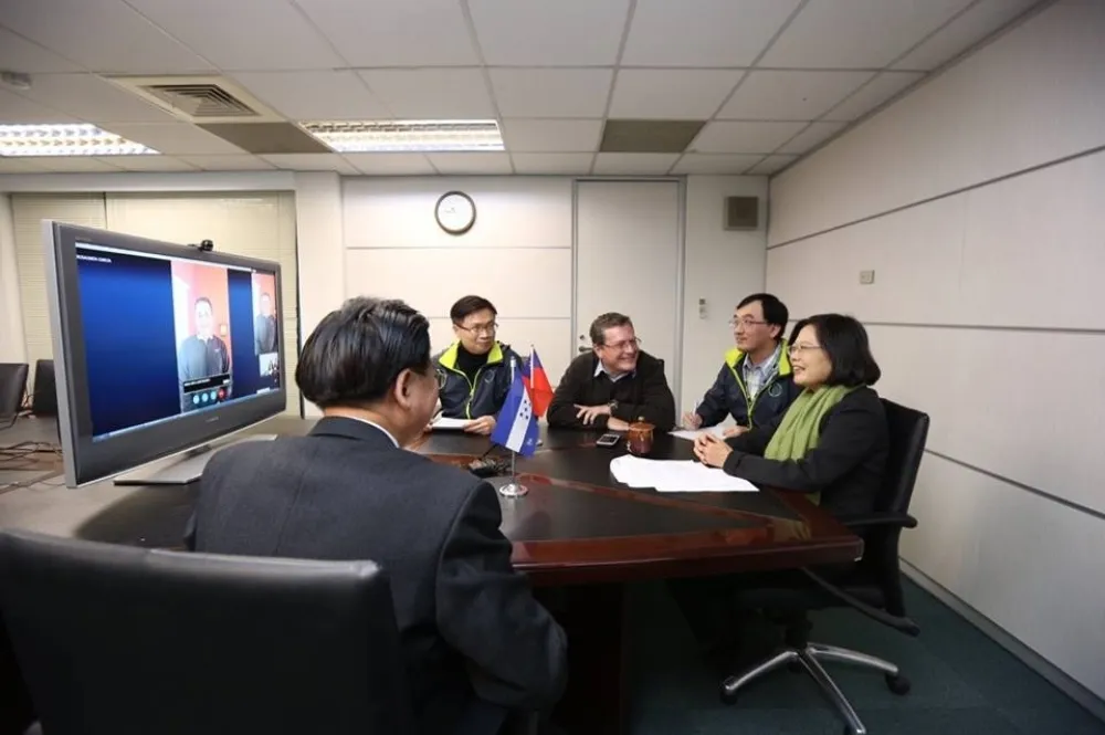 小英出訪送各國元首伴手禮　每樣都大有來頭