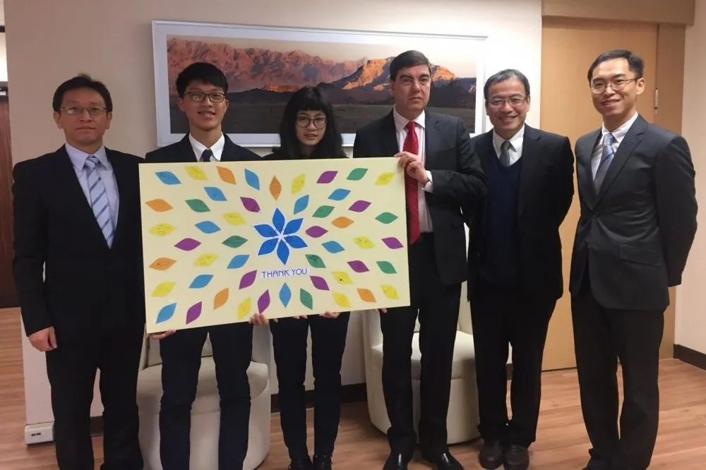 修補「納粹變裝」傷痛　師生赴以色列代表處致歉
