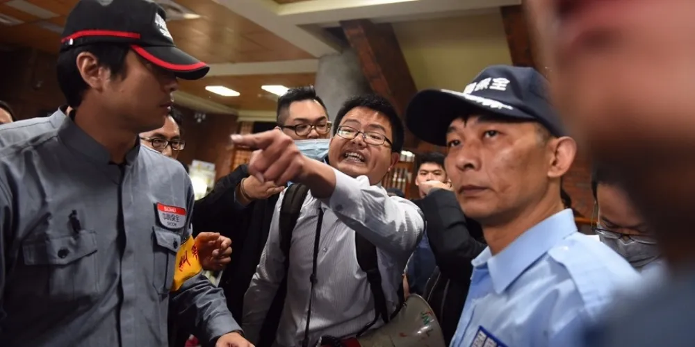無恥！以後林家股票還敢買嗎？　林明昇冷回小股東：謝謝指教