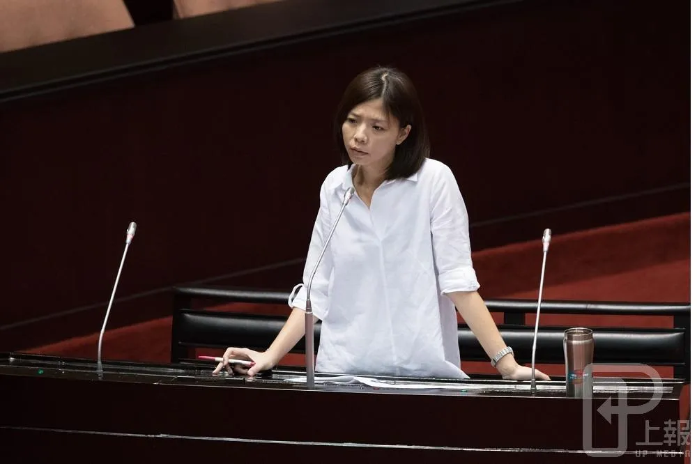洪慈庸隨訪腹瀉、脫水　黃重諺：記者團也有類似症狀