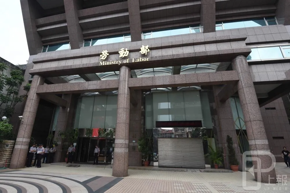 勞動部急闢謠　4張圖解釋勞保年改