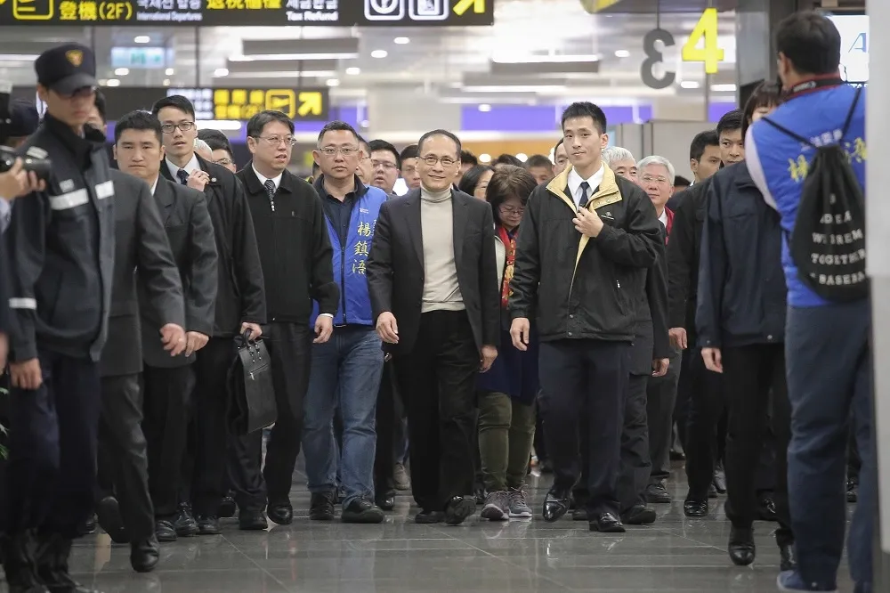 林全視察海陸輸運　備戰連假6天滿滿大車潮