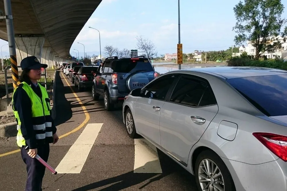【不斷更新】國道北返車潮湧現　初三起北上高乘載管制3人上路