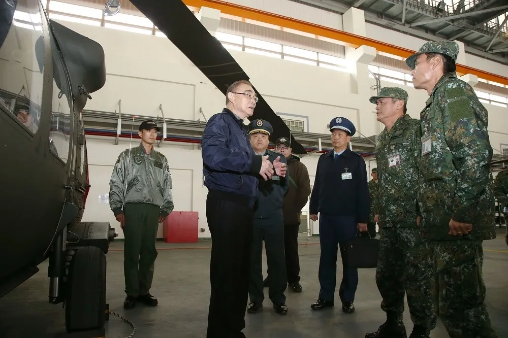 殺無赦！若空拍機再闖機場　馮世寬：「直接擊落」免請示