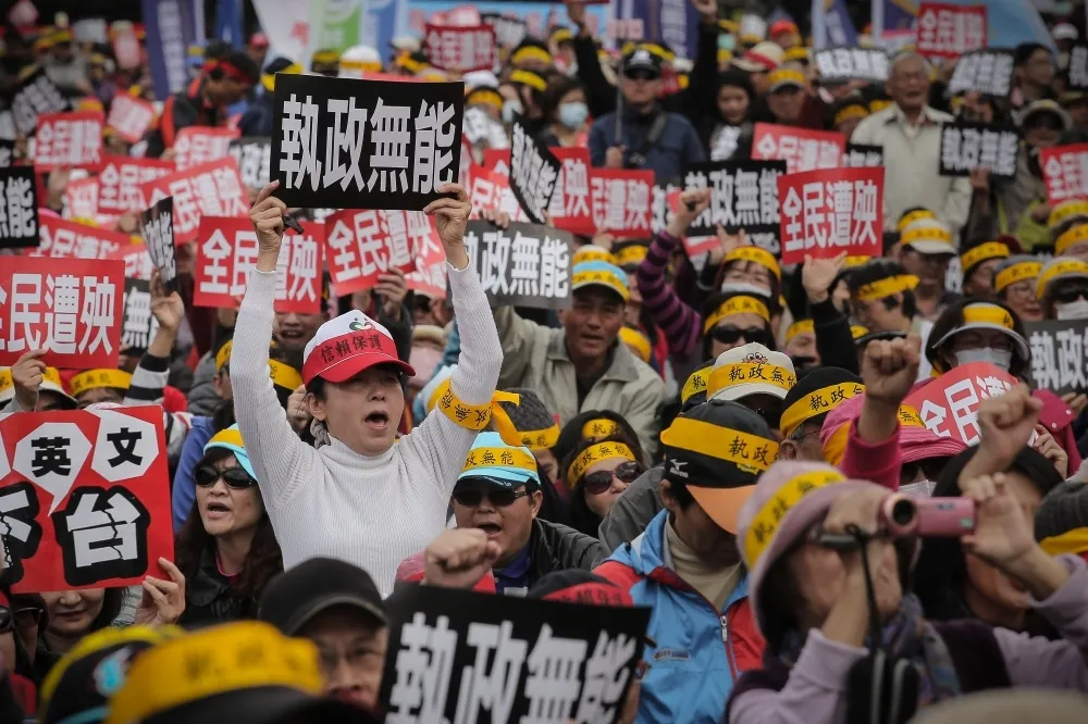 年改弄到軍人　前陸軍副司令徵800壯士堵立院1個月