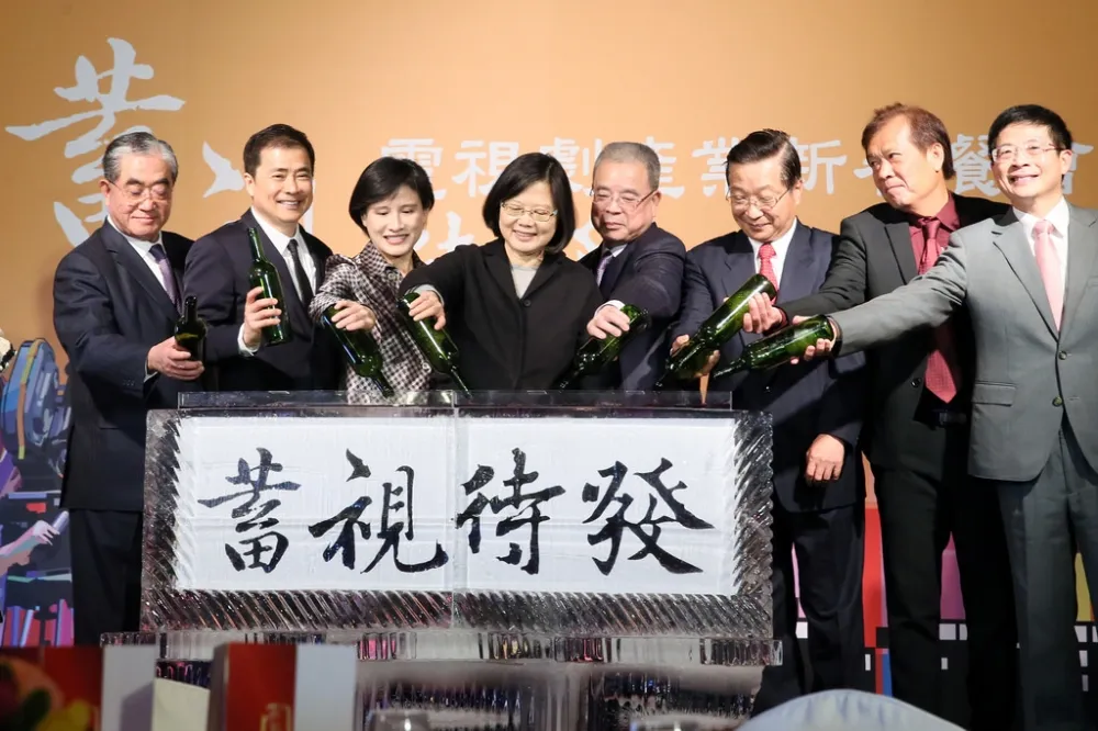 社評：蔡英文不能總是以現實原諒自己