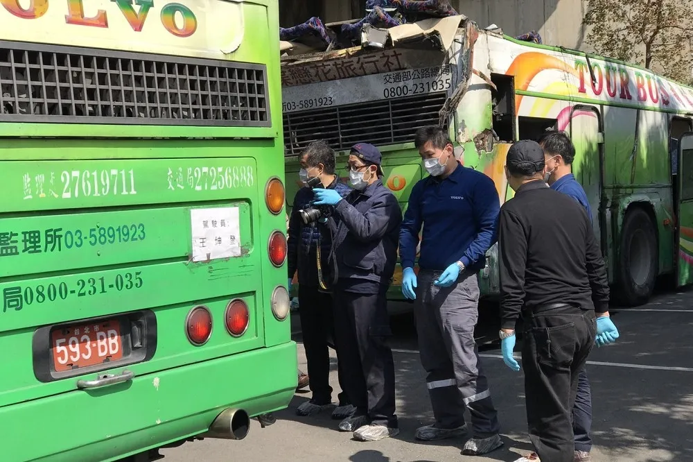 【國五翻車33死】車禍3主因「人車路」　關鍵在司機