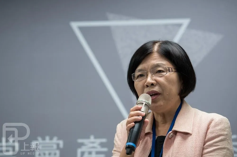 不當黨產委員非雙薪肥貓　「施錦芳踢不到林萬億」