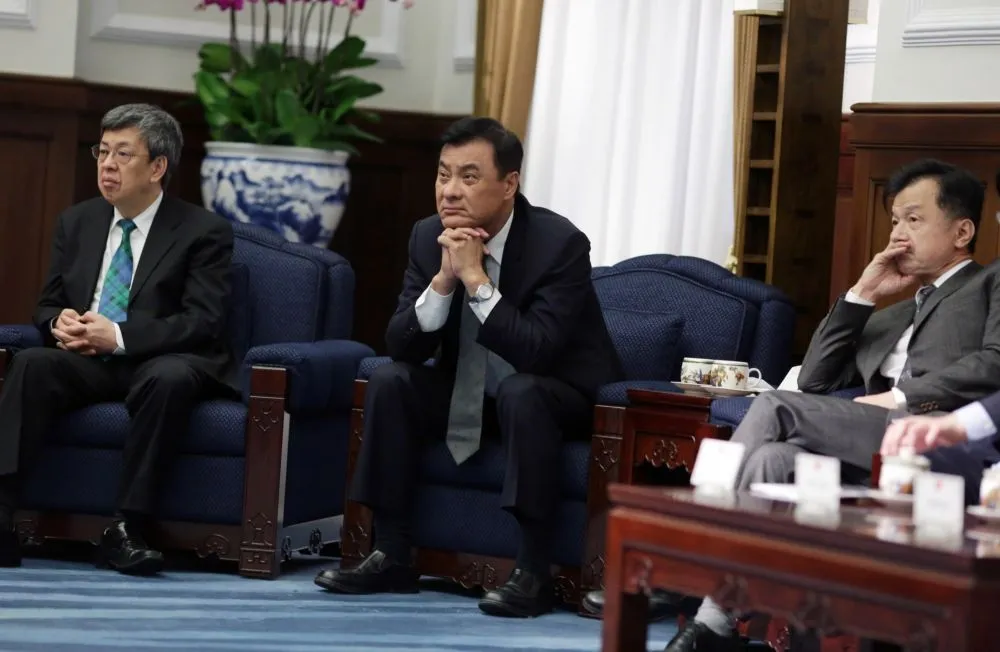 反對陳建仁、邱太三組對話機制　挺同：恐成黑箱會議