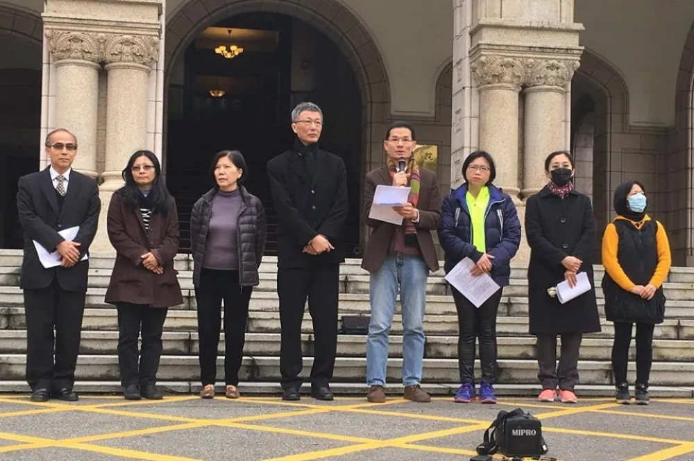 天主教台灣區秘書長：「一個男的，抱著與他體型一樣的男子會幸福嗎？」