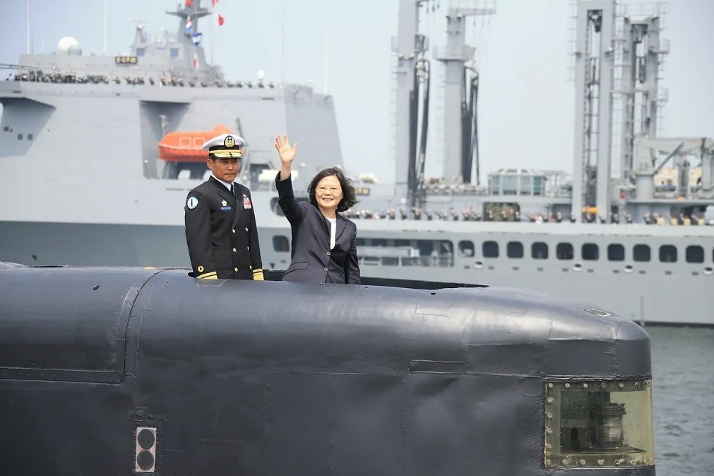 蔡英文首登潛艦：有決心解決「水下戰力不足」