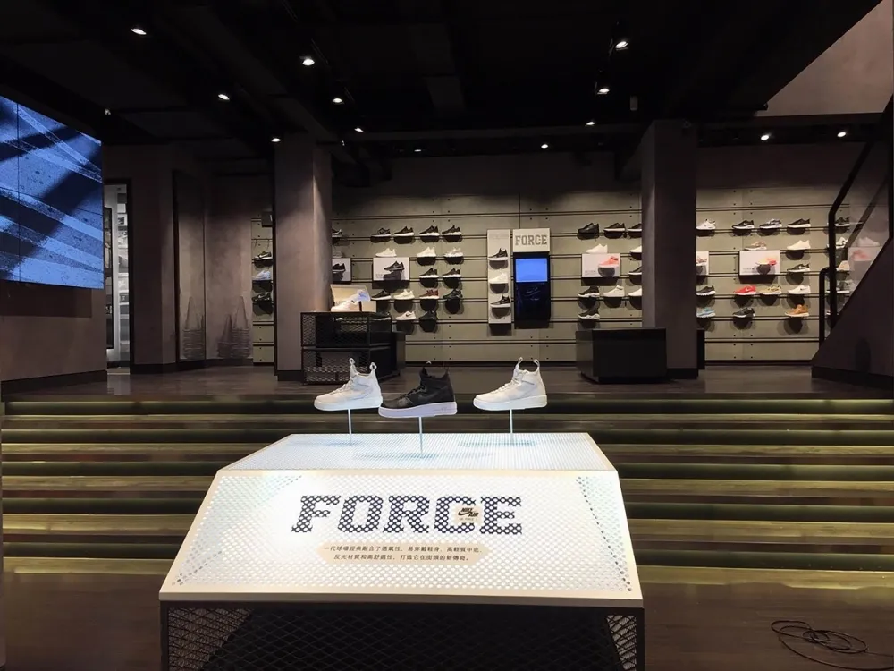 NIKE KICKS LOUNGE尚智太平三　台中新地標