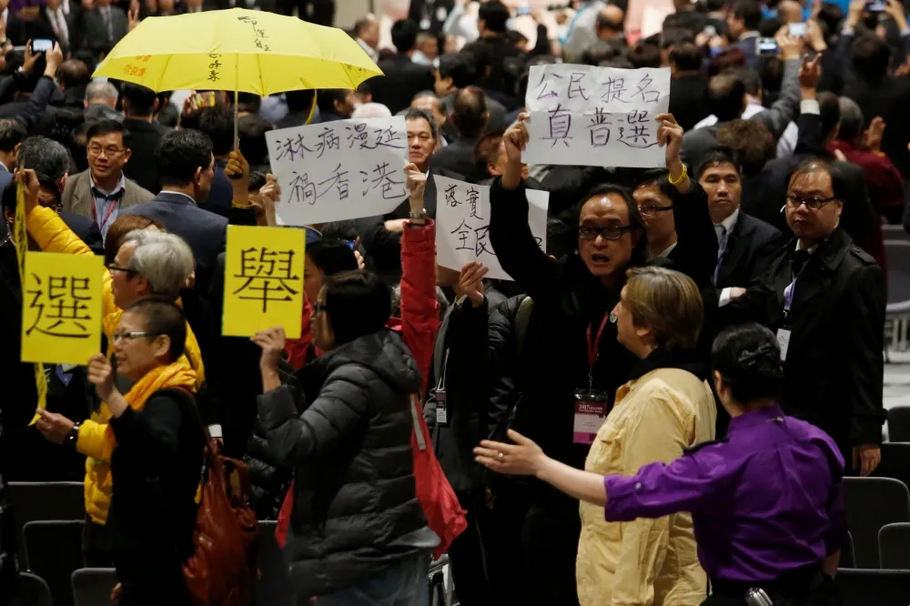 香港選後清算　警方預約起訴多位「雨傘運動」人士 