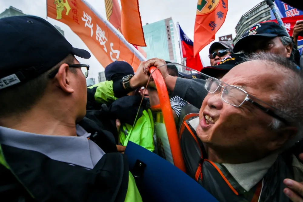 攝影現場／ 2017《上報》精選照片　充滿混亂與衝突的一年