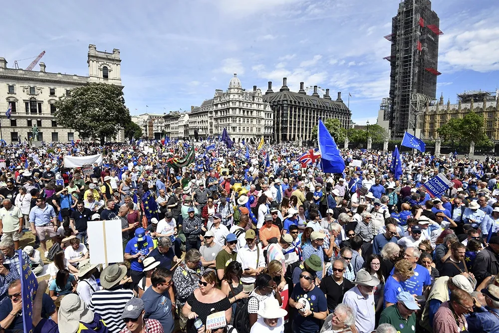 英國脫歐公投2周年　逾10萬人上街要求二次公投