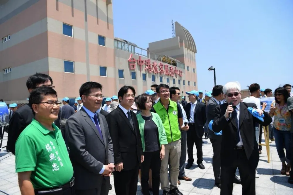 賴揆視察台中為林佳龍緩頰　「空污是過去累積不可歸責市政府」　　