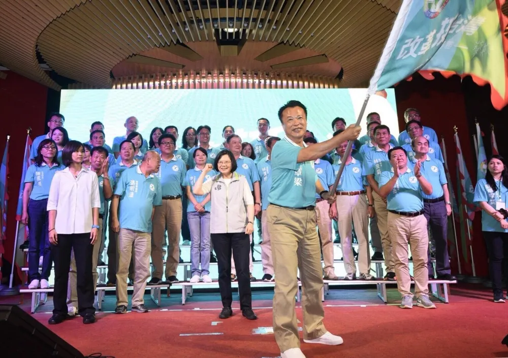 【嘉義選戰】吳芳銘擬脫黨參選縣長　蔡英文輔選呼籲黨內團結