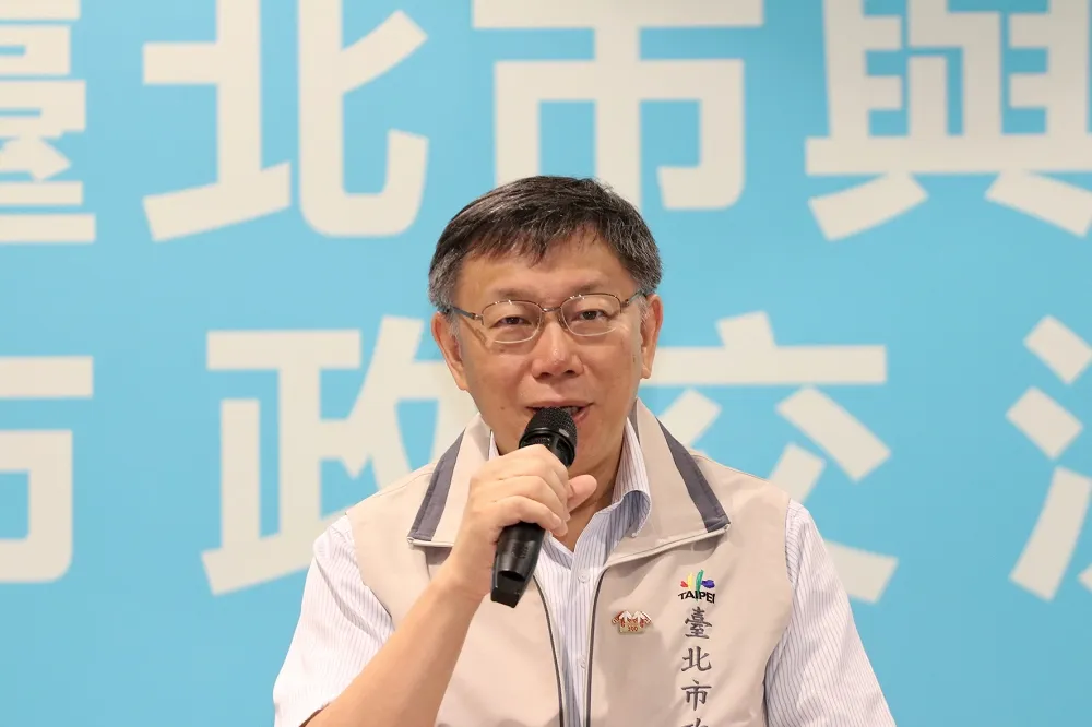 藍弋丰專欄：沒辦法回頭的民主對上專制　哪個好