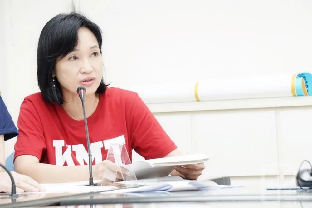 【獨家】藍營版教師月退提前為55歲　刪除所得替代率天花板　