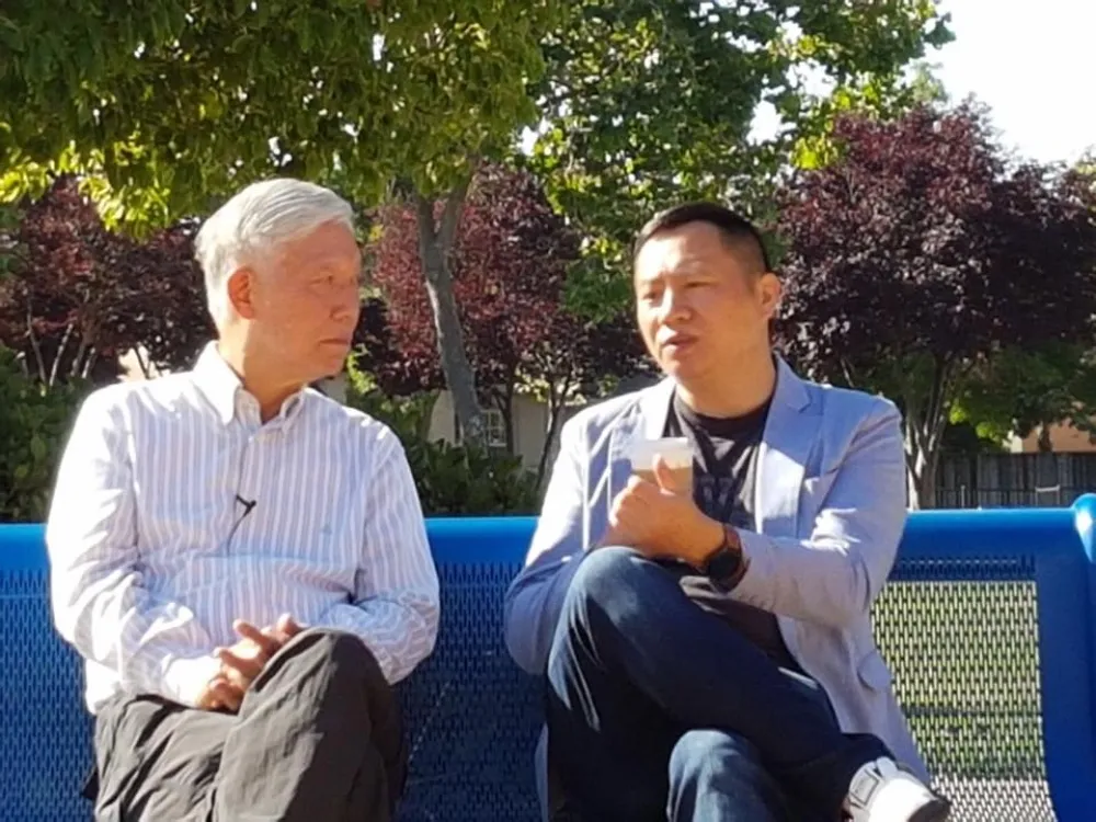 社評：面對王丹　光屁股的人竟笑別人沒穿褲子