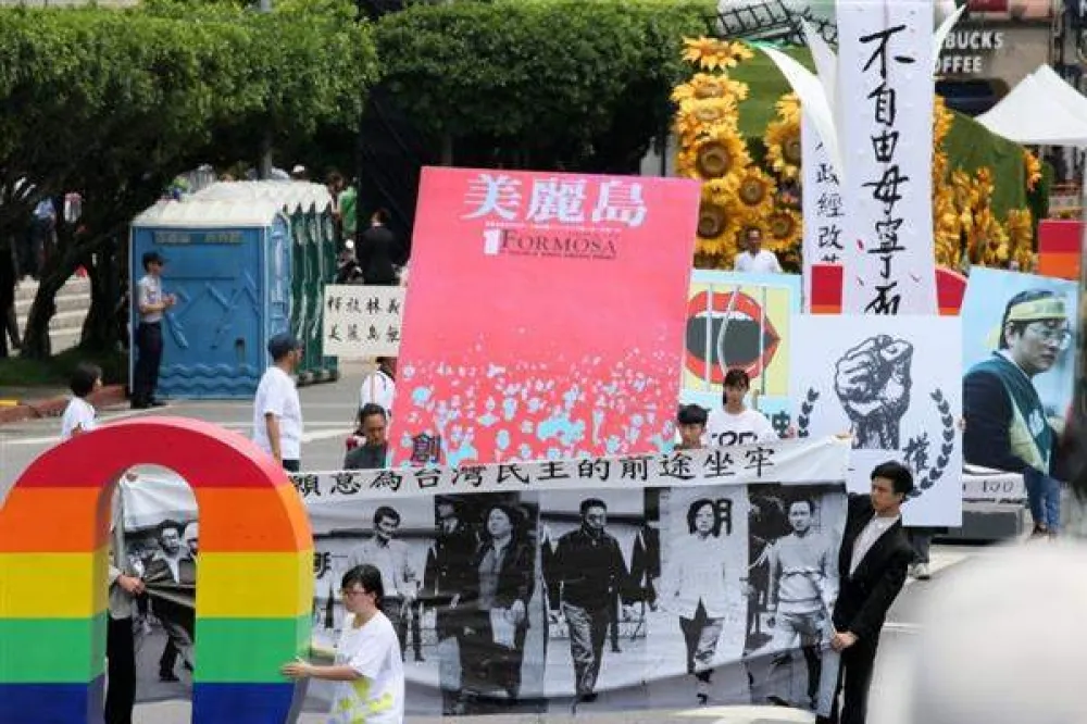 社評：沒有民主　台灣什麼都不是