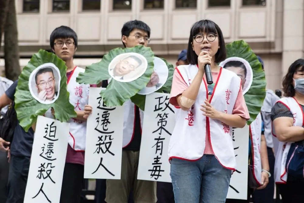 大觀居民抗議蔡英文被拖進「意見表達區」　怒喊「是關狗嗎？」
