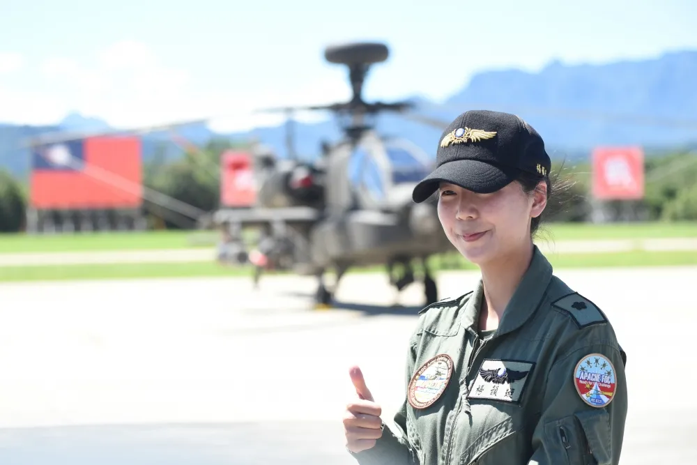 阿帕契女飛官曾獲選「竹塹公主」季軍　楊韻璇從小懷有飛行夢