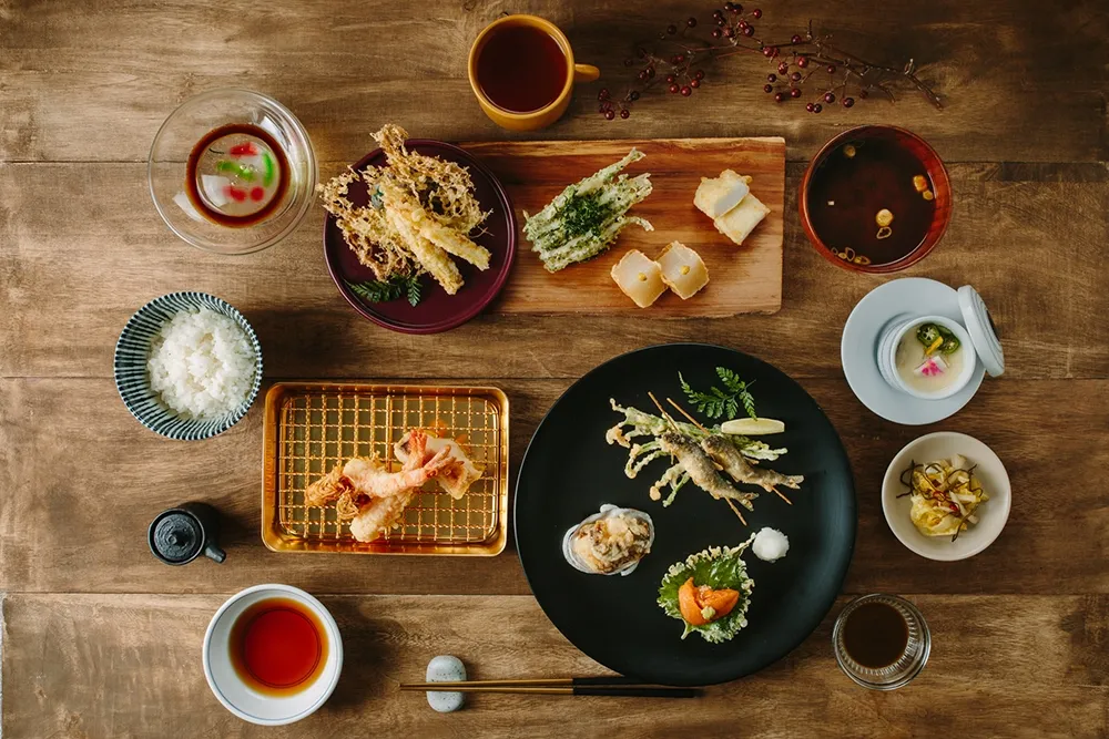 【有片】「天麩羅 吉」全新夏季菜單    980元就能吃到海膽、鮑魚超划算！