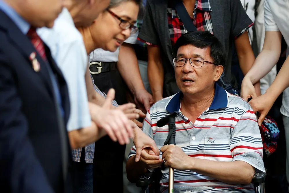 陳嘉宏專欄：當卸任元首變成拿扁鑽的街頭混混