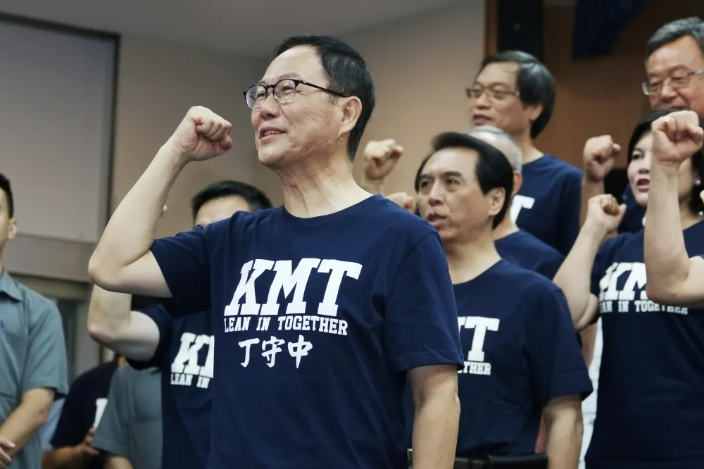 再掀「貪婪老人」戰火　丁守中痛批柯P煽動世代對立