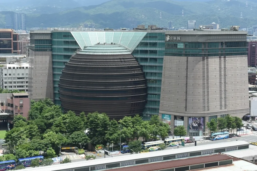京華城連年虧損求售　開國際標底價380億元