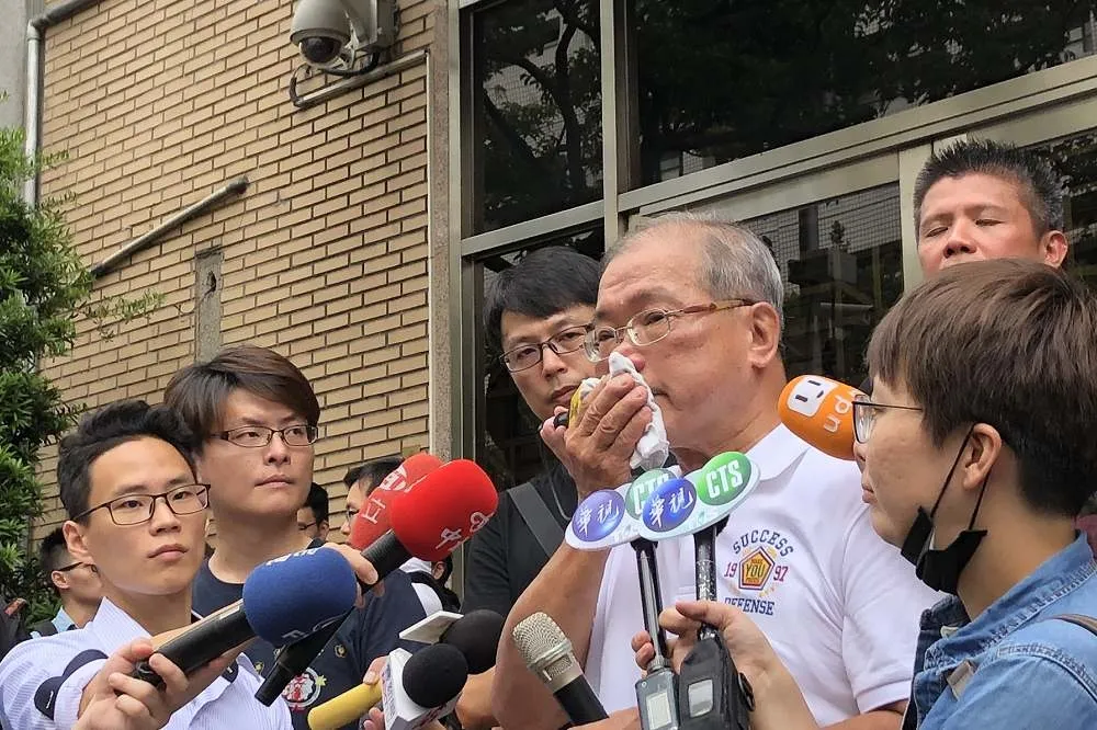 【終獲平反落淚】法官直指「他是被冤枉的」　32年煎熬蘇炳坤獲判無罪