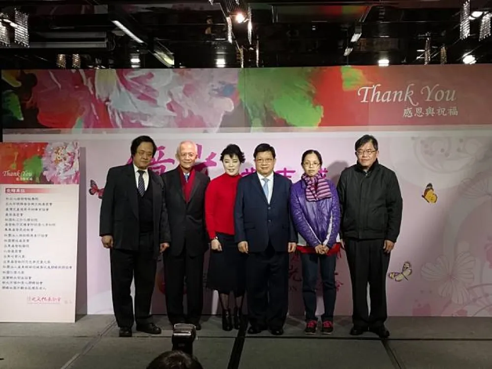 葉寅夫與簡文秀寒冬送暖　億光文教基金會捐贈200萬給福利團體