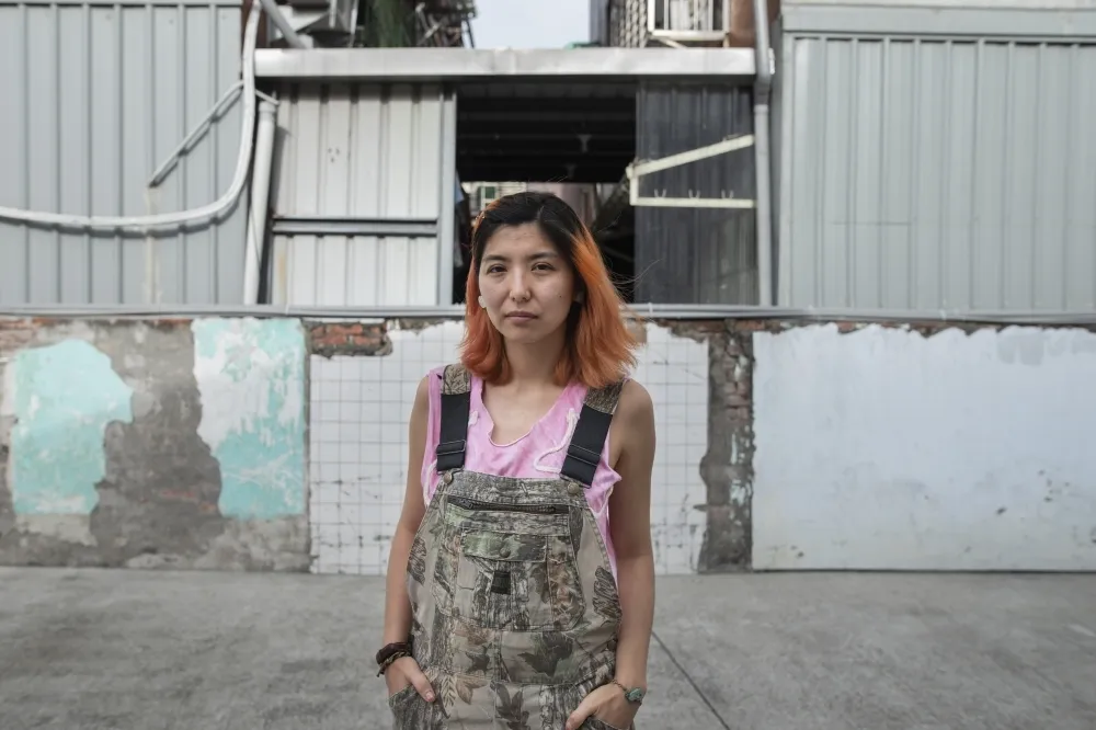 【上報人物賴雷娜】踏上母親的酒家女路　我如何咬牙念完大學（中）