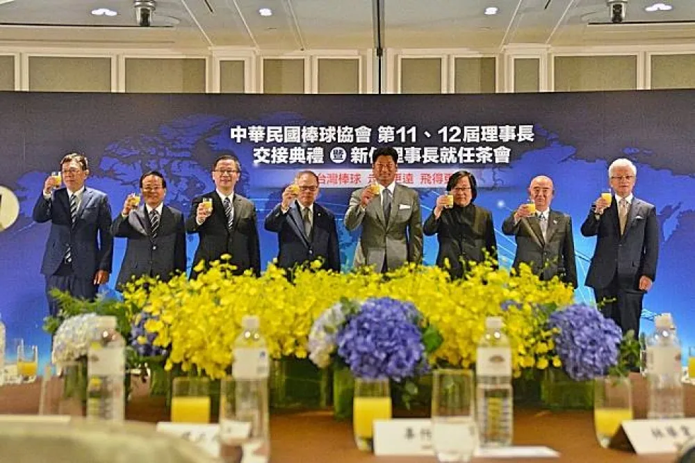 辜仲諒正式接掌棒協　盼與中職共組最好代表隊