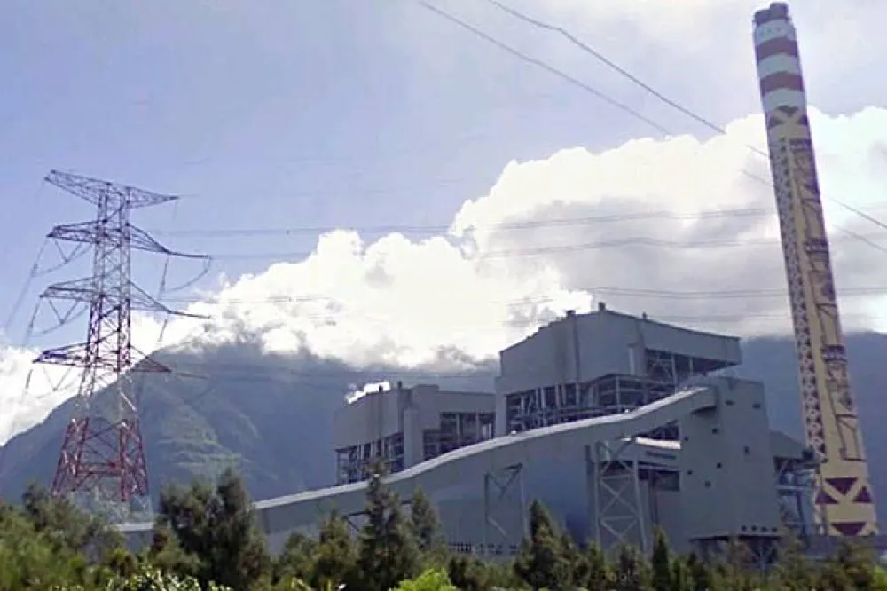 和平電廠一號機破管檢修　供電亮橘燈警戒
