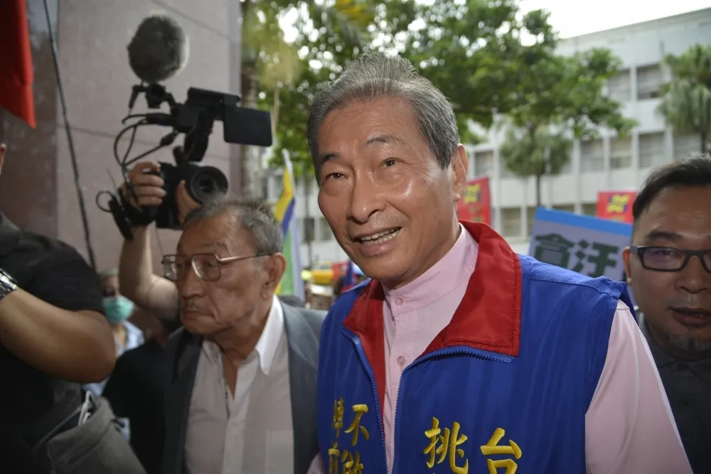 統促黨收受中資遭搜索　白狼父子檔今遭檢調約談後訊後請回