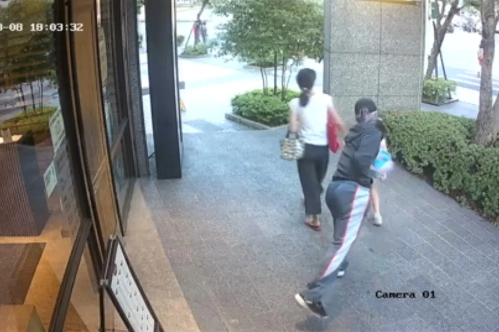 【驚悚120秒】北市怪男當街強拉女童　母：腦中閃過小燈泡事件